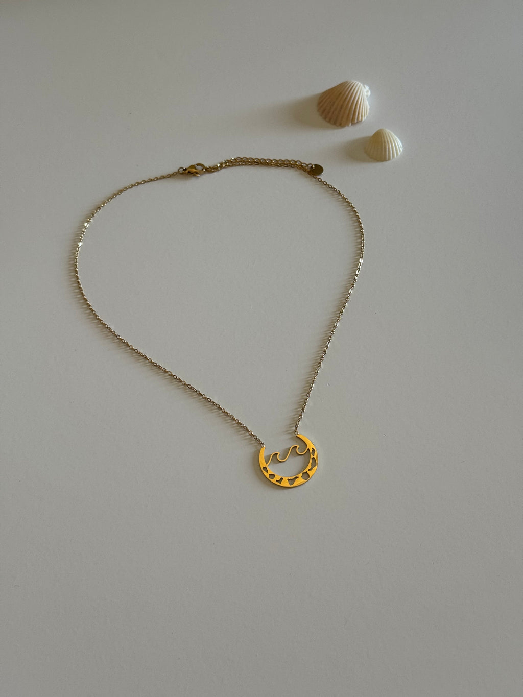 Collar dos olas e Islas.