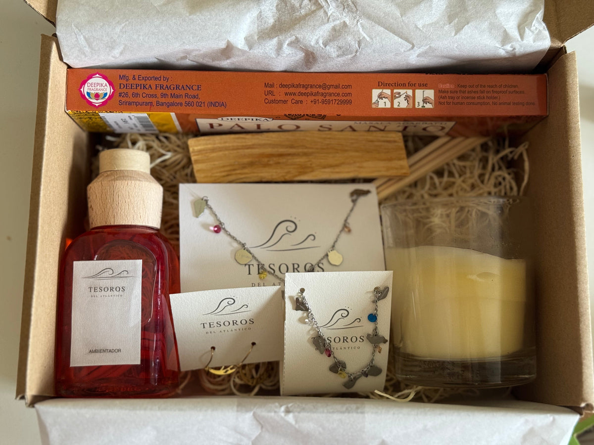 Interior completo de la caja regalo Pro de Tesoros del Atlántico